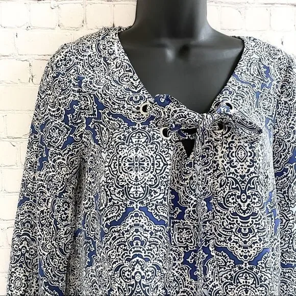 laundry by shelli segal blue white paisley top size XS - Picture 3 of 10